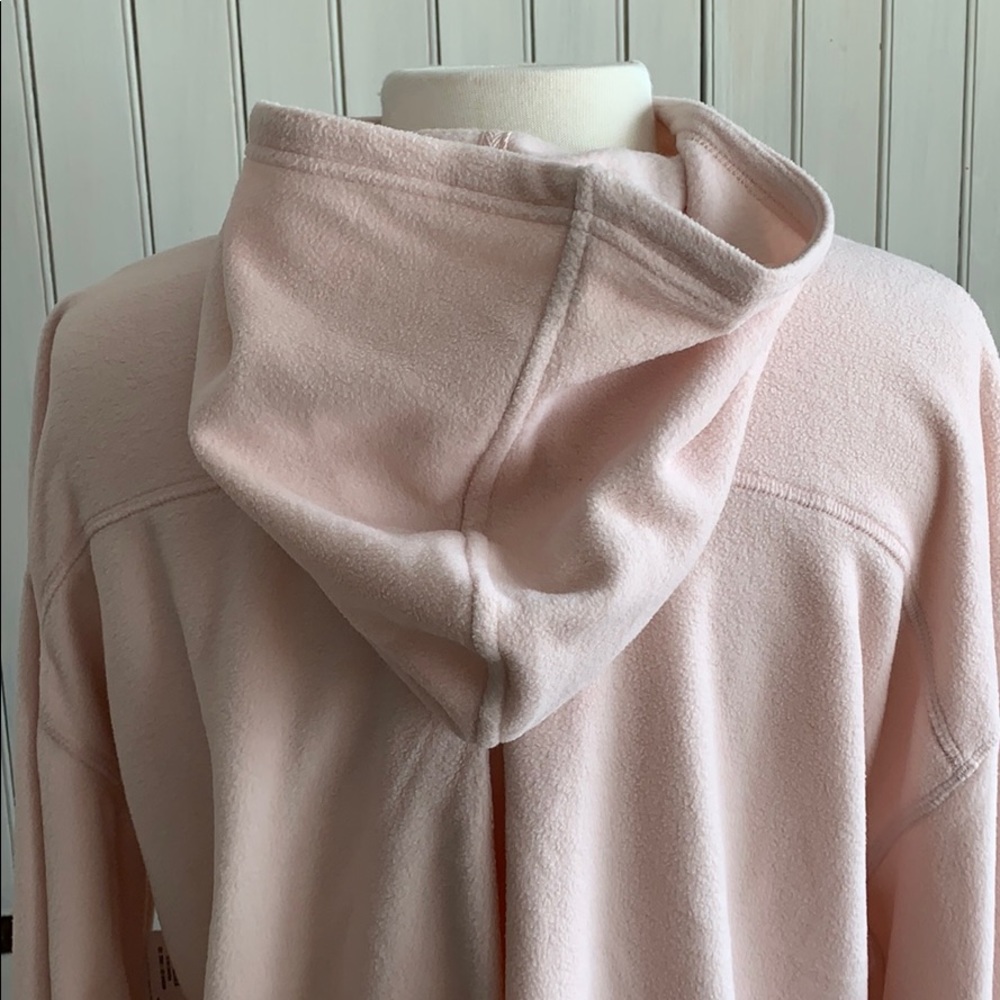 NWT Old Navy active pullover, size L - Picture 3 of 4